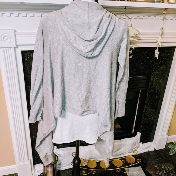 Gap - Picture 3 of 3